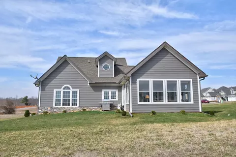 Exterior - 1058 Eagle Crest Ln, Moneta, VA 24121 photo 5 of 10