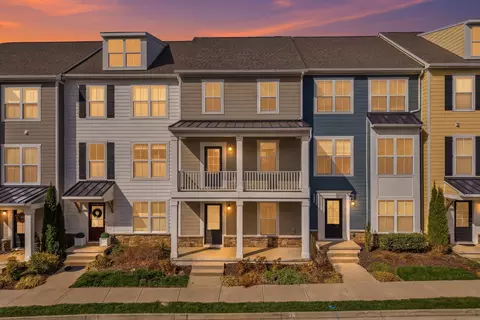 47 Broad St, Daleville, VA 24083
