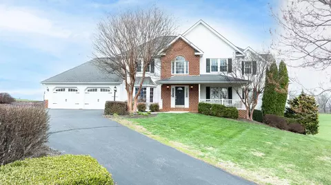 395 Sommersby Ln, Troutville, VA 24175
