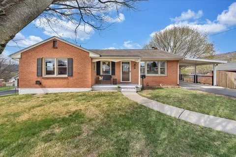 403 Lake Ave, Salem, VA 24153