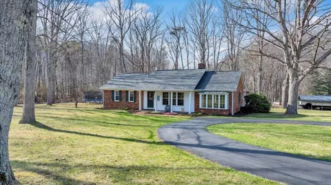 2545 Pico Rd, Buchanan, VA 24066