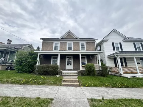 305 E Chestnut St, Covington, VA 24426