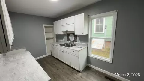 Entry Way - 305 E Chestnut St, Covington, VA 24426 photo 2 of 4