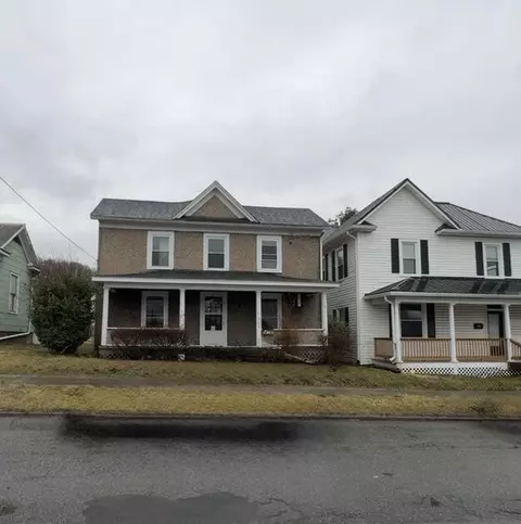 305 E Chestnut St, Covington, VA 24426