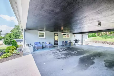 Exterior - 1307 S Massie Ave, Covington, VA 24426 photo 7 of 9