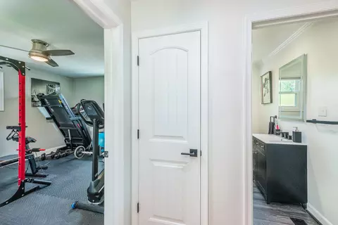 Entry Way - 1307 S Massie Ave, Covington, VA 24426 photo 2 of 3