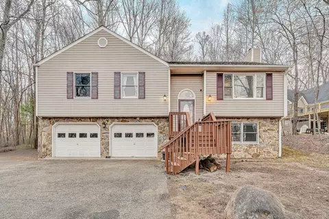 769 Lakeshore Terrace Rd, Hardy, VA 24101