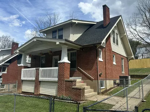 315 S Washington Ave, Pulaski, VA 24301