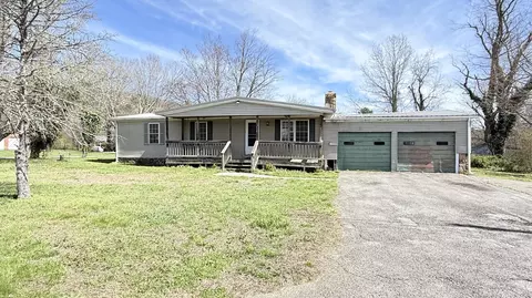 338 4th St, New Castle, VA 24127