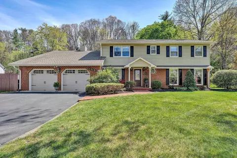 5832 Lakemont Dr, Roanoke, VA 24018
