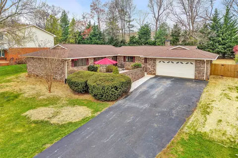4925 Grape Tree Ln, Roanoke, VA 24018