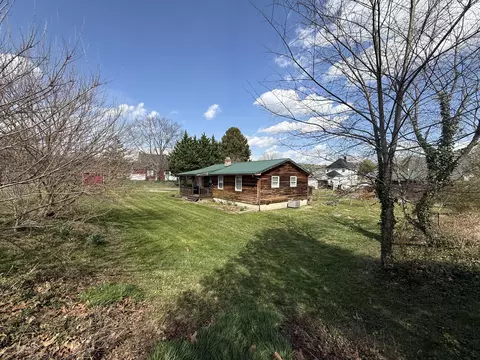 912 Madison Ave, Clifton Forge, VA 24422