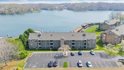 835 Gangplank Rd #113, Moneta, VA 24121