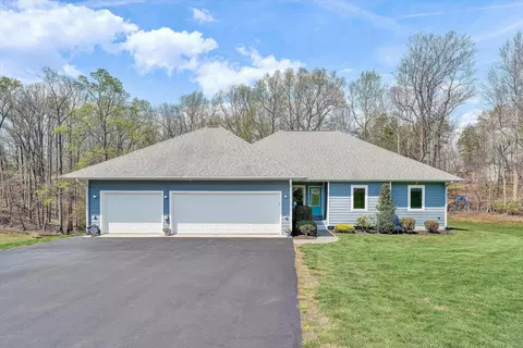 301 Indian Ridge Dr, Moneta, VA 24121