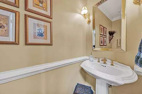 Bath - 1935 Springmill Rd, Salem, VA 24153 photo 1 of 4