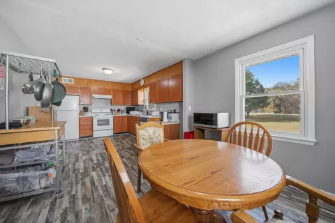 Dining - 3707 Springvale St SE, Roanoke, VA 24014 photo 1 of 2