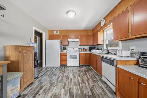 Kitchen - 3707 Springvale St SE, Roanoke, VA 24014 photo 1 of 1