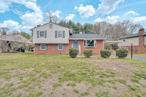 3138 Galloway Dr, Roanoke, VA 24018