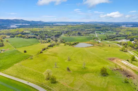 12274 Smith Mountain Lake Pkwy, Huddleston, VA 24104