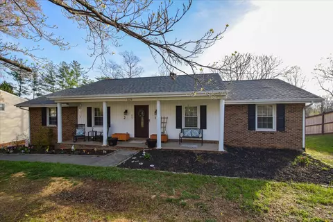 7125 Cedar Crest Rd, Roanoke, VA 24019
