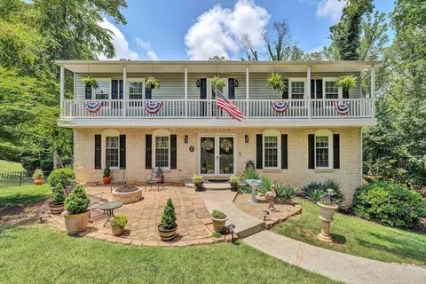 1005 Chestnut Mountain Dr, Vinton, VA 24179