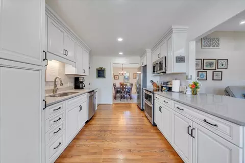 Kitchen - 55 Murray Ct, Roanoke, VA 24019 photo 7 of 12