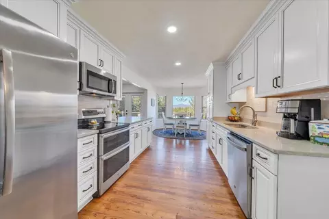 Kitchen - 55 Murray Ct, Roanoke, VA 24019 photo 2 of 12