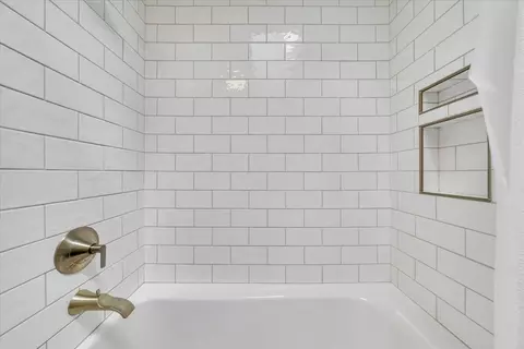 Bath - 55 Murray Ct, Roanoke, VA 24019 photo 4 of 13