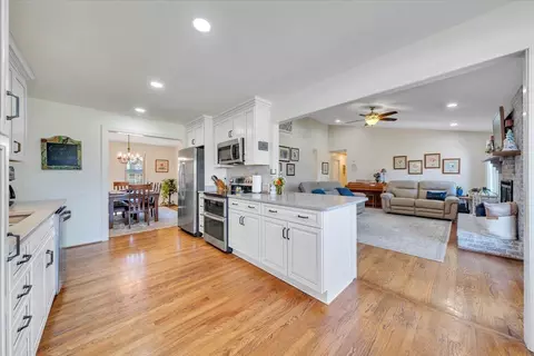 Kitchen - 55 Murray Ct, Roanoke, VA 24019 photo 6 of 12
