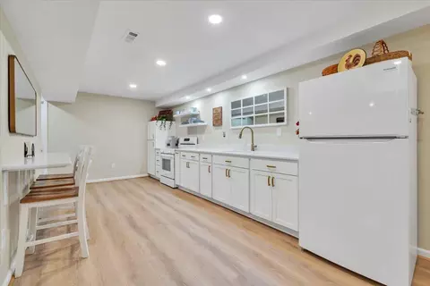 Kitchen - 55 Murray Ct, Roanoke, VA 24019 photo 12 of 12
