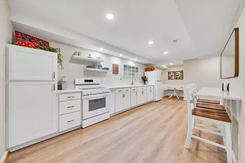 Kitchen - 55 Murray Ct, Roanoke, VA 24019 photo 10 of 12
