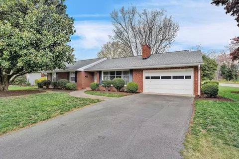 607 Lou Ann St, Salem, VA 24153
