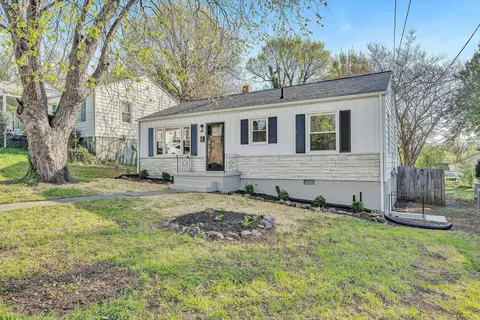 Exterior - 2209 Byrd Ave NE, Roanoke, VA 24012 photo 3 of 8