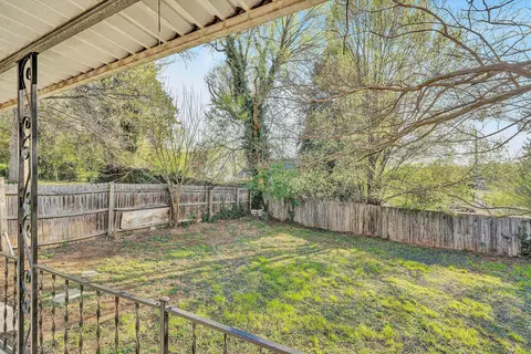Exterior - 2209 Byrd Ave NE, Roanoke, VA 24012 photo 5 of 8