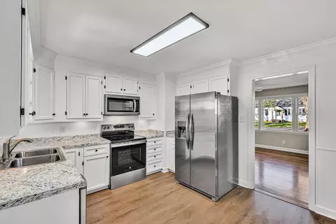 Kitchen - 2209 Byrd Ave NE, Roanoke, VA 24012 photo 4 of 4