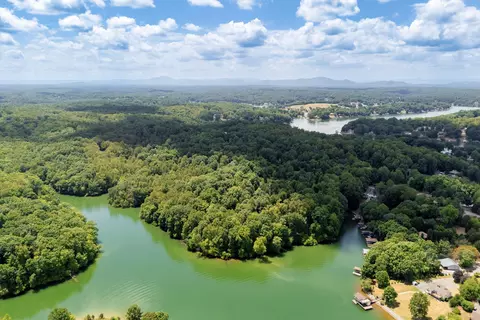 250 Montilago Dr, Moneta, VA 24121