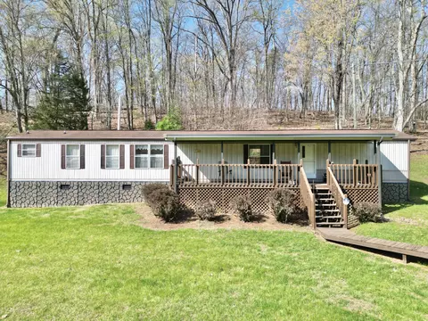 132 September Ln, Moneta, VA 24121