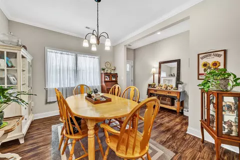 Dining - 4273 Daugherty Rd, Salem, VA 24153 photo 2 of 2