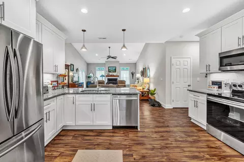 Kitchen - 4273 Daugherty Rd, Salem, VA 24153 photo 1 of 5