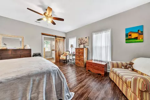Bedroom - 4273 Daugherty Rd, Salem, VA 24153 photo 1 of 4