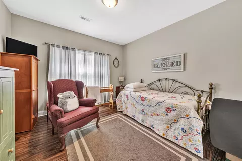 Bedroom - 4273 Daugherty Rd, Salem, VA 24153 photo 3 of 4