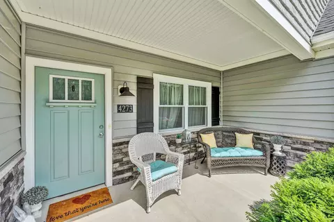 Exterior - 4273 Daugherty Rd, Salem, VA 24153 photo 3 of 7