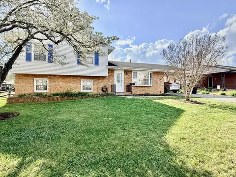 5838 Sierra Dr NW, Roanoke, VA 24012