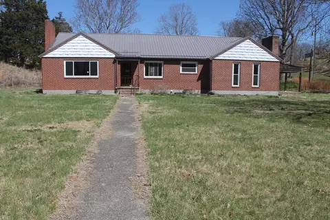 1596 Fort Chiswell Rd, Max Meadows, VA 24360