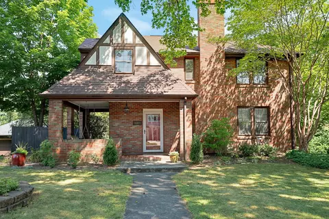 3207 White Oak Rd SW, Roanoke, VA 24014