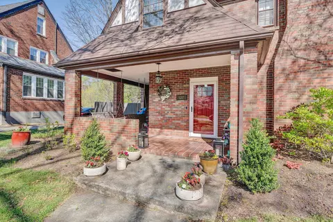 3207 White Oak Rd SW, Roanoke, VA 24014