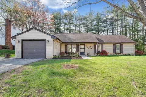 2159 Beavers Ln, Vinton, VA 24179