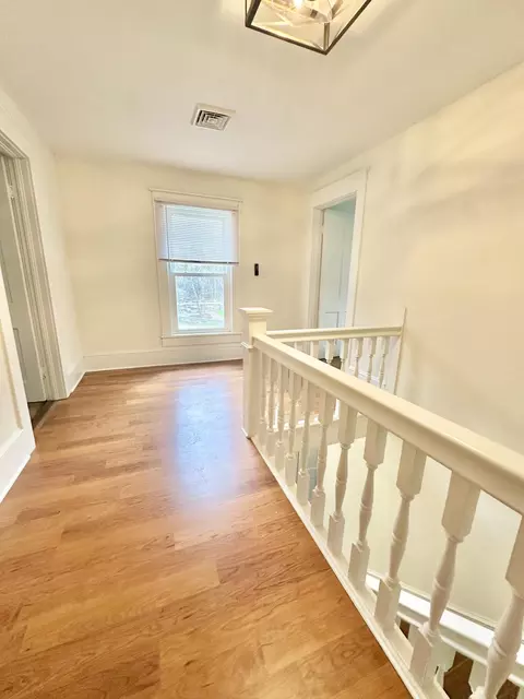 Entry Way - 800 E Morris Hill Rd, Covington, VA 24426 photo 7 of 9
