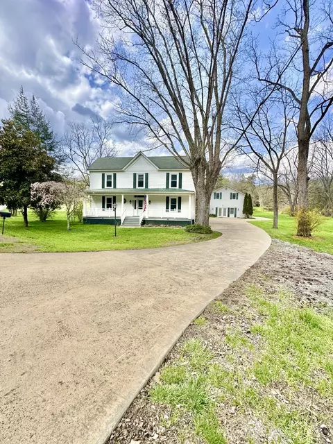 800 E Morris Hill Rd, Covington, VA 24426