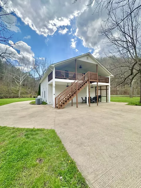 Exterior - 800 E Morris Hill Rd, Covington, VA 24426 photo 4 of 42
